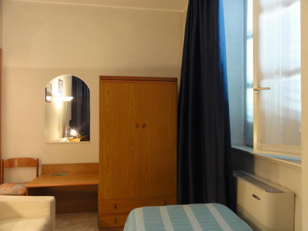 Albergo Ristorante Grigna Mandello del Lario Habitación foto