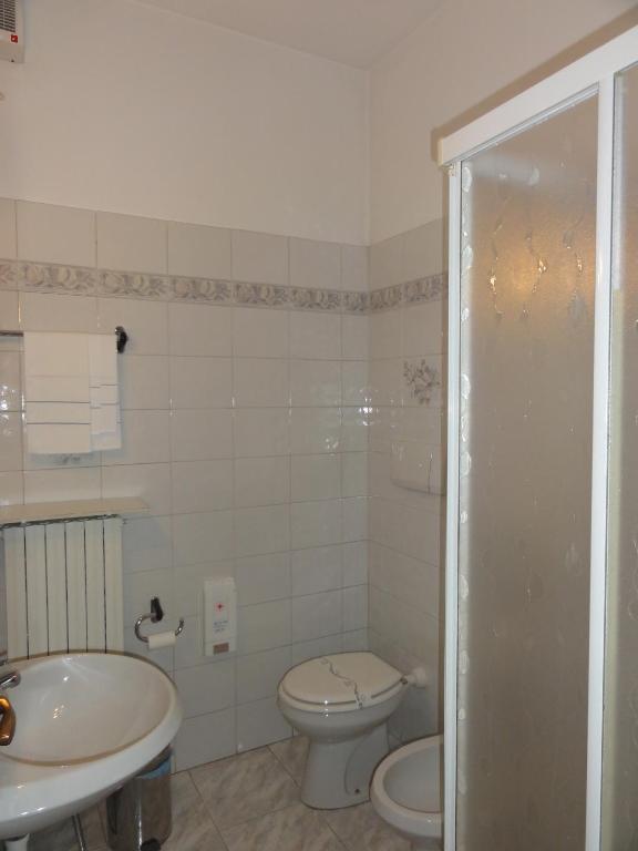 Albergo Ristorante Grigna Mandello del Lario Habitación foto