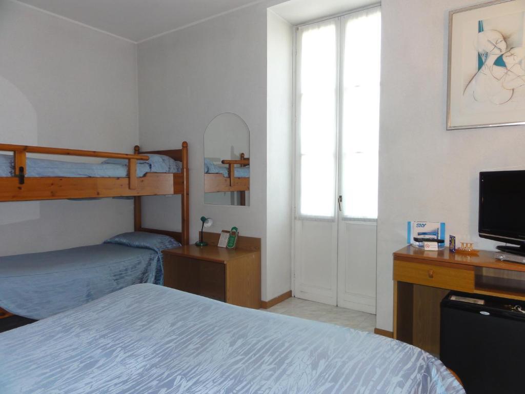 Albergo Ristorante Grigna Mandello del Lario Habitación foto