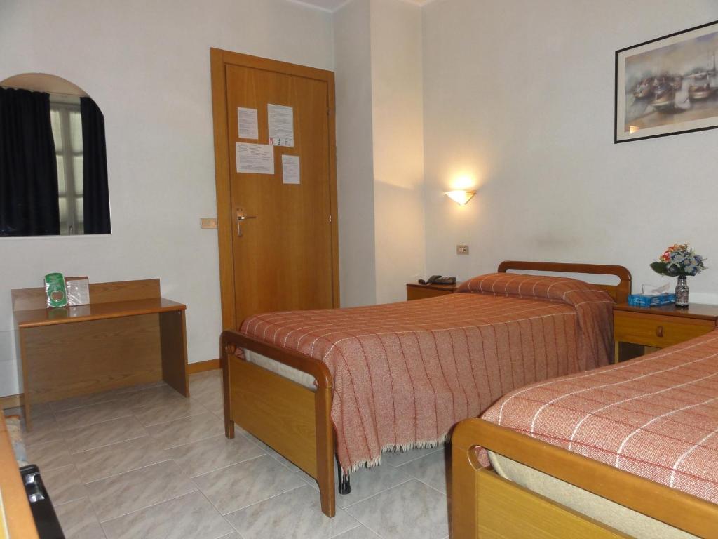 Albergo Ristorante Grigna Mandello del Lario Habitación foto